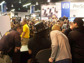 NAMM 2008 BLOG: Satriani pedals and Slash signing